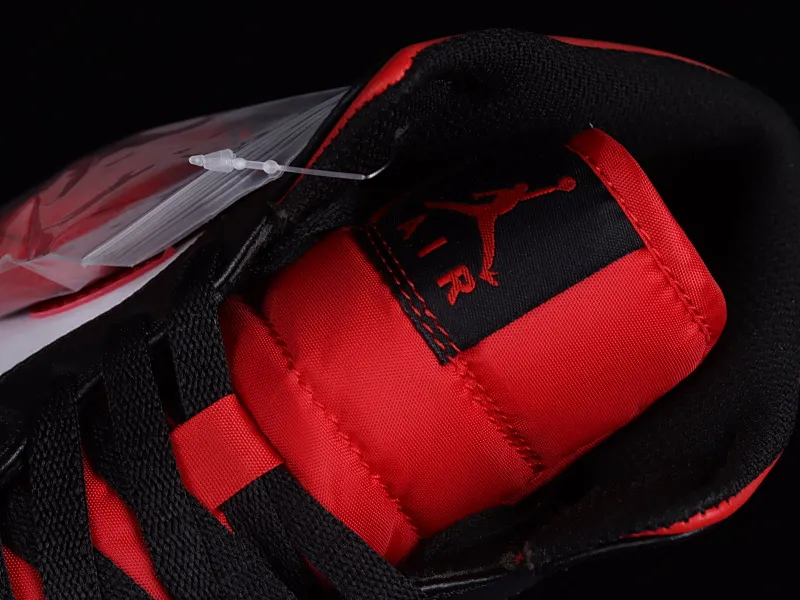 All categories Air Jordan Jordan series basketball shoes Air Jordan 1 Mid Air Jordan 1 Mid AJ1 Joe 1 black and white mid-top basketball shoes 554724-079
